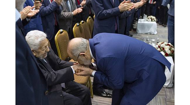 SP&#39;nin cumhurbaşkanı adayı Karamollaoğlu