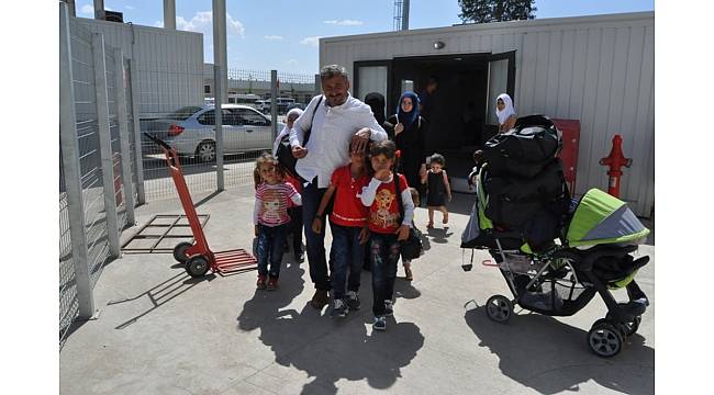 Suriyelilerin bayram için ülkelerine dönüşleri sürüyor