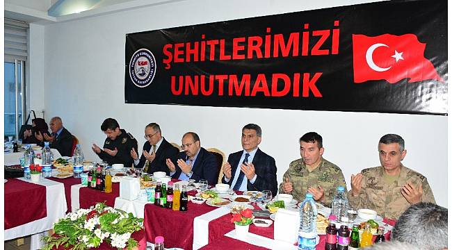Tatvan'da şehit ve gazi yakınlarına yönelik iftar yemeği verildi