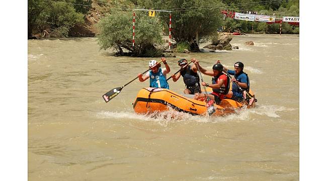 Türkiye Rafting Şampiyonası Tunceli&#39;de başladı