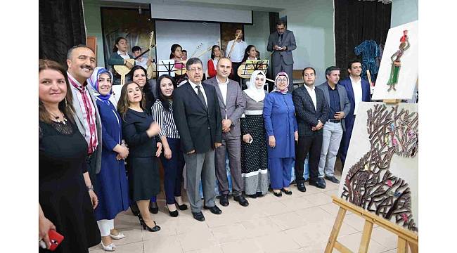 Varto'da yılsonu sergisi