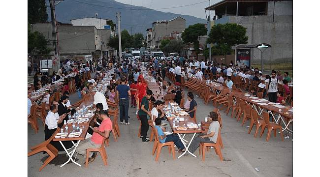 Yunusemre iftar sofrasını Spil'de kurdu