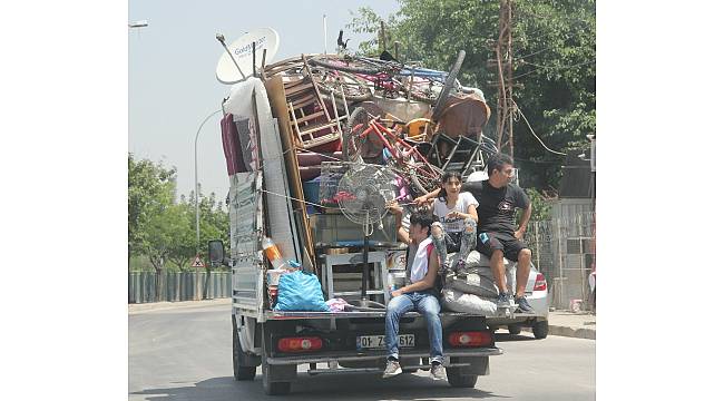 Adana'da tehlikeli yolculuk