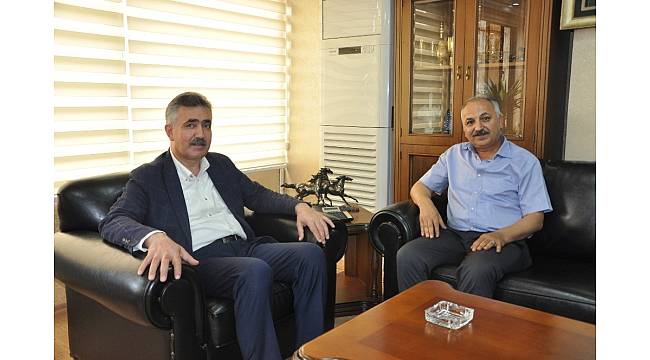 AK Parti'li Özegen: "Esnafımız ülke ekonomisin temel yapı taşıdır"