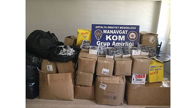 Antalya'da kaçak gözlük operasyonu