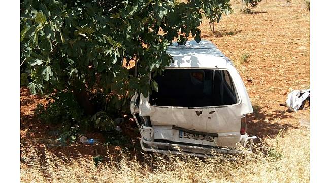 Devrilen minibüsün sürücüsü hayatını kaybetti