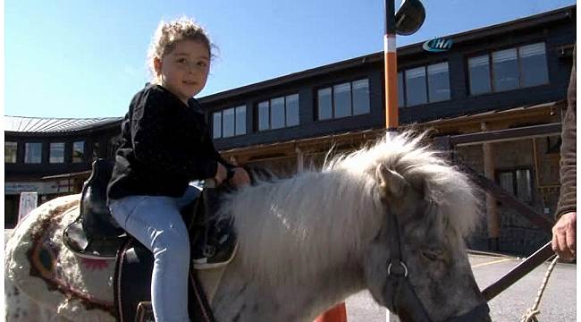 Erciyes'te atlı safari turlarına yoğun ilgi