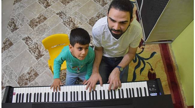 Görme engelli Bager'in piyano hayali gerçek oldu