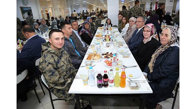 Hava Er Eğitim Tugay Komutanlığı'nda iftar