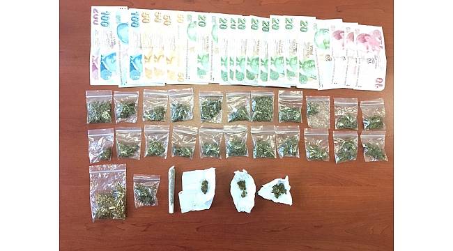 Karasu&#39;da 28 paket skunk ele geçirildi