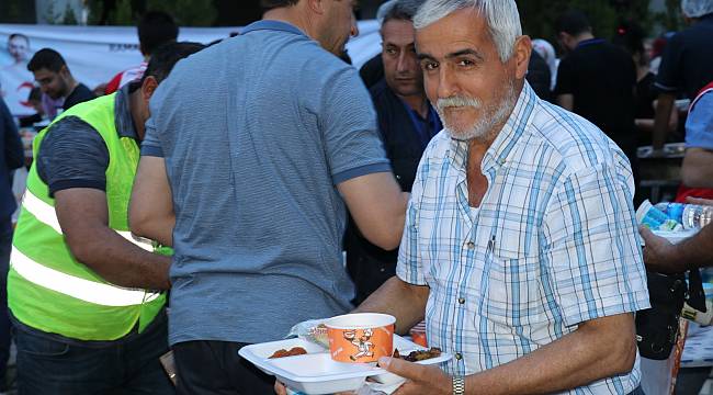 Kızılay’dan hasta yakınlarına iftar