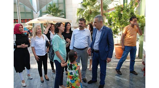 Milletvekili Savaş, Forum AVM'de vatandaşlarla bir araya geldi