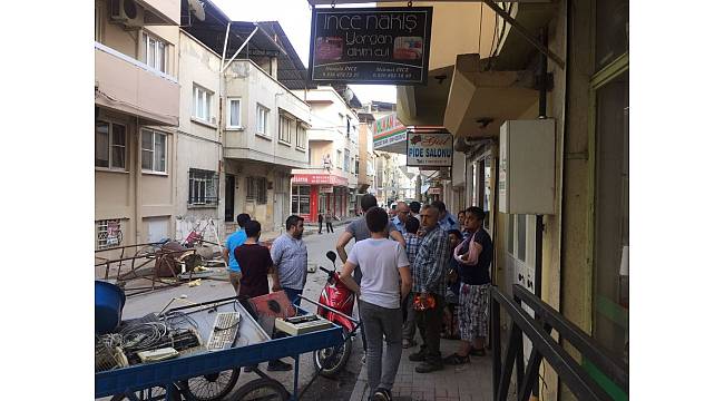 Nazilli'de işçiler elektrik tellerini kopardı