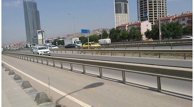 Otoyolda geri geri gidip yürekleri ağza getiren taksici kamerada