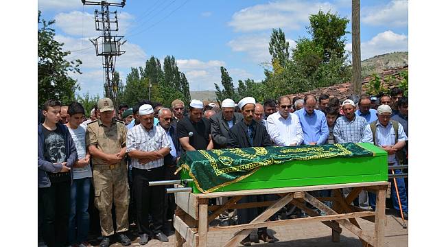 Seçmen kağıdı tartışması sonucu öldürülen muhtar toprağa verildi