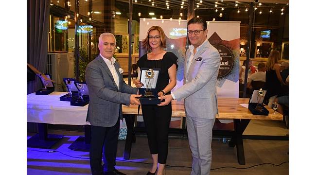 Spor Şenlikleri&#39;ne emek verenler ödüllendirildi