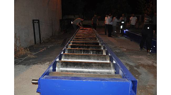 Taş kırma makinesi silindirlerinden uyuşturucu hap fışkırdı