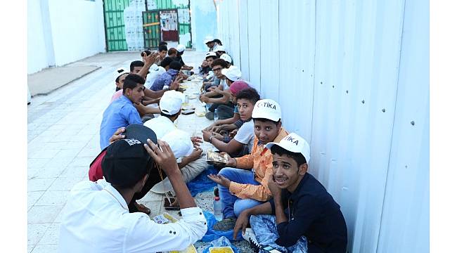 TİKA'dan Yemen'de yetimlere iftar