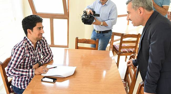 Yeşilyurt’ta kitap okumanın adresi Fethi Gemuhluoğlu Bilgi Evi
