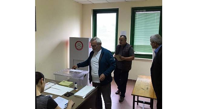 Zonguldak Havalimanı'nda oy verme işlemleri başladı