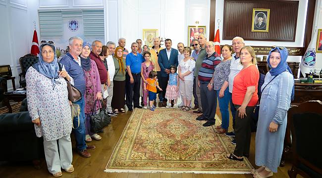 80 mezunları Battalgazi’de tarihi mekanları gezdi