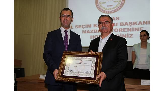 AK Parti Sivas milletvekilleri mazbatalarını aldı