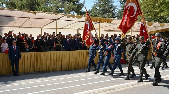 Malatya'daki kutlamalarda helikopter gövde gösterisi yaptı