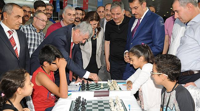 Uluslararası Altın Kayısı Satranç turnuvası başladı