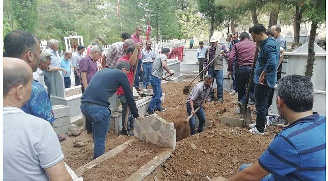 Morgda cenazeler karışınca mezar açıldı