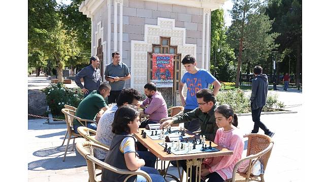 &quot;Sokakta Satranç Var&quot; projesi Erzincan&#39;da başladı