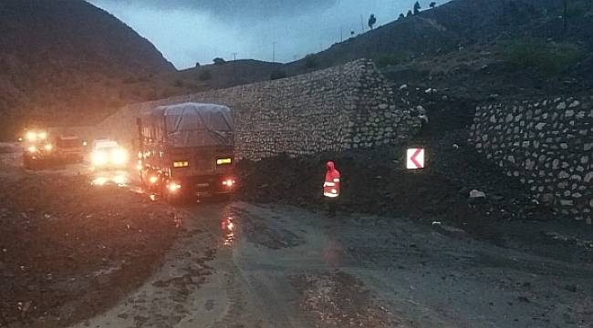 Yağış Heyelanlara Yolaçtı