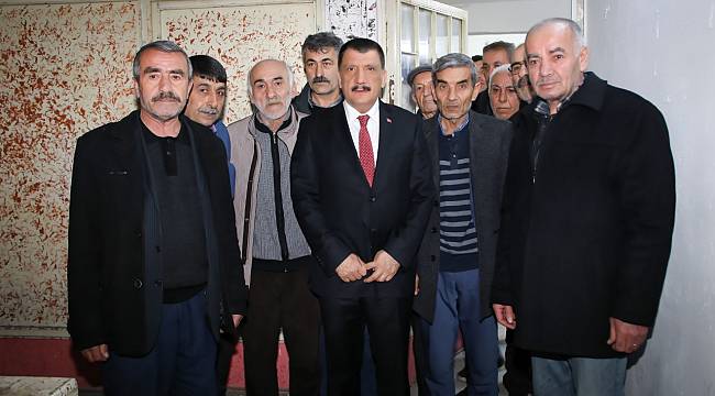 BAŞKAN GÜRKAN, HEKİMHANLILAR DERNEĞİ’Nİ ZİYARET ETTİ