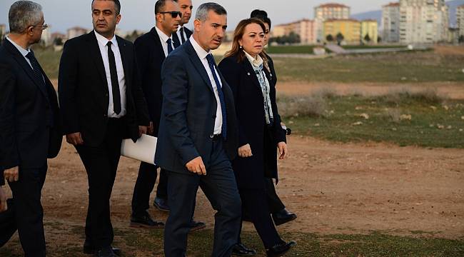 BAŞKAN ÇINAR İLE REKTÖR KARABULUT, TURGUT ÖZAL ÜNİVERSİTESİ YEŞİLYURT KAMPÜSÜNDE İNCELEMELERDE BULUNDU