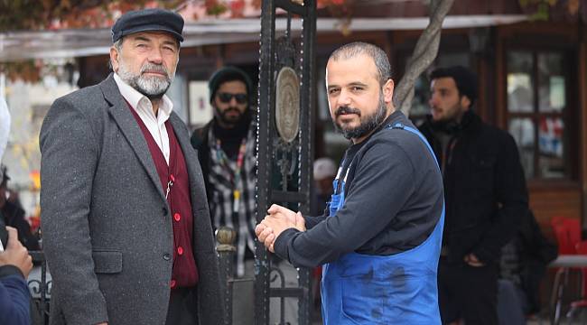 “Sahnelerimiz Işıksız Kalmasın Bırakan Aydınlansın”