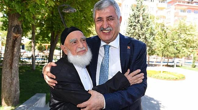 YAŞLILAR BAŞ TACIMIZDIR 