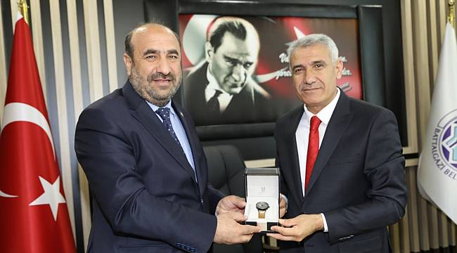 AK Parti Battalgazi İlçe Teşkilatı, Başkan Güder’e Hayırlı Olsun Ziyaretinde Bulundu