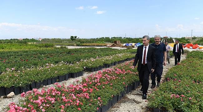 BAŞKAN ÇINAR, İŞE HIZLI BAŞLADI, SAHAYA İNDİ, VATANDAŞLARLA BİRARAYA GELDİ
