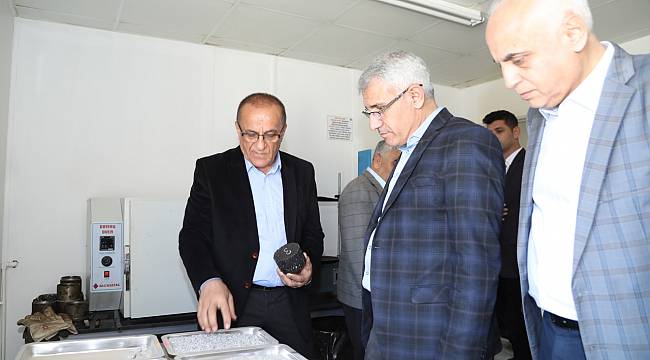 BAŞKAN GÜDER, BELEDİYEYE AİT TESİSLERİ VE SANAT ATÖLYELERİNİ GEZDİ