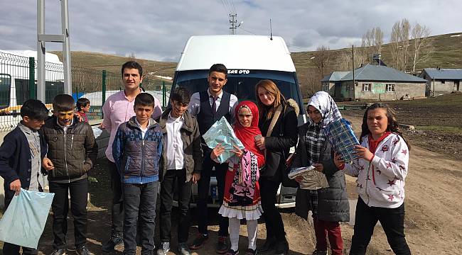  “ Hayatın İçinde Bizde Varız “ Projesiyle Ağrı'da 23 Nisan Etkinliği Düzenlendi.