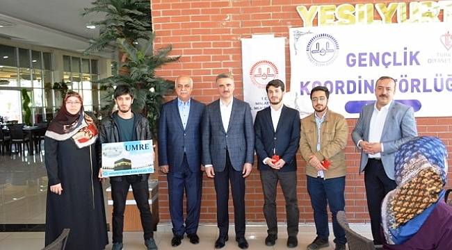 Mevlid-İ Nebi Bilgi Yarışması Ödülleri Verildi