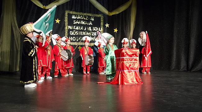 MİNİKLERDEN YILSONU GÖSTERİSİ