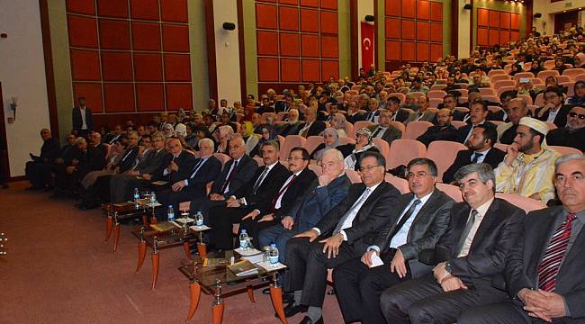 Vali Baruş Uluslararası Din, Bilim ve Medeniyet Sempozyumuna Katıldı