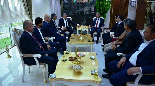 YEŞİLYURT BELEDİYE BAŞKANI MEHMET ÇINAR, TİCARET VE SANAYİ ODASI YÖNETİMİNİ AĞIRLADI
