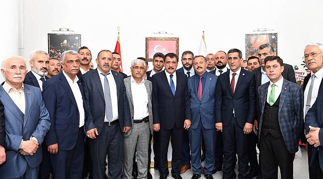 Yeşilyurt İlçesi Muhtarlarını kabul eden Başkan Gürkan,