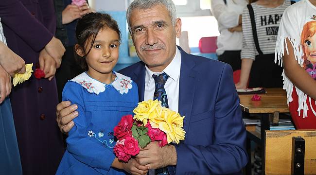 BAŞKAN GÜDER’DEN KULUŞAĞI İLKOKULU ÖĞRENCİLERİNE BAYRAM HEDİYESİ