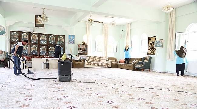 BATTALGAZİ BELEDİYESİ’NDEN CAMİ VE TÜRBELERDE BAYRAM TEMİZLİĞİ