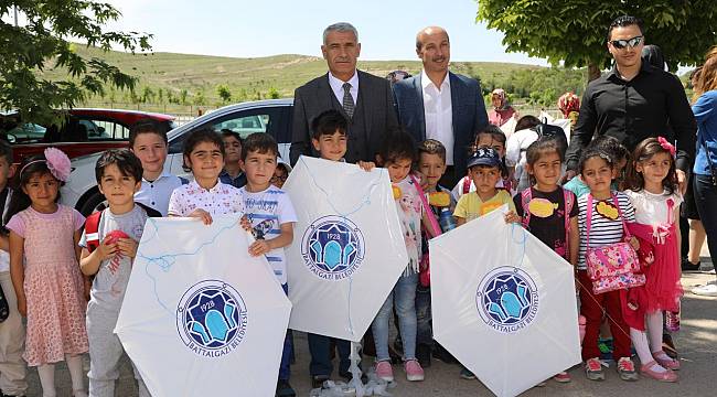 UÇURTMA ŞENLİĞİ’NDE RENKLİ GÖRÜNTÜLER YAŞANDI