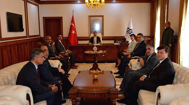 Vakıflar Bölge Müdürlüğü Çalışanlarından Vali Baruş’a Ziyaret