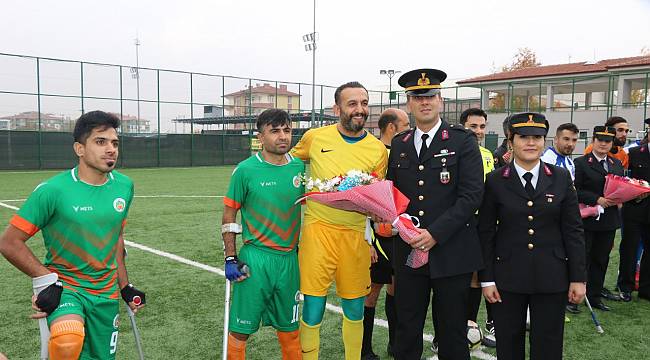 Malatya İl Jandarma Komutanlığı tarafından 03 Aralık Engelliler Gününde Süpriz Ziyaret