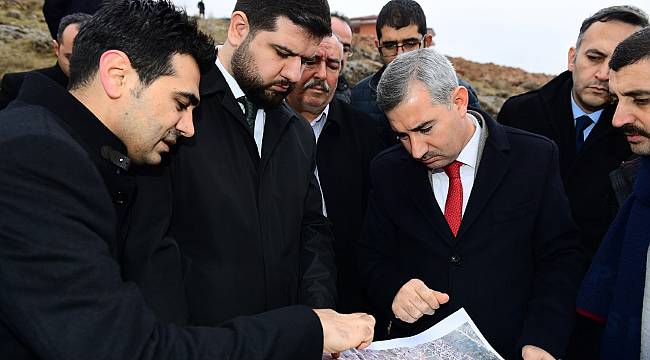 BAŞKAN ÇINAR, YAKINCA İLE İKİZCE MAHALLELERİ ARASINDA AÇILACAK YENİ YOLLARI İNCELEDİ